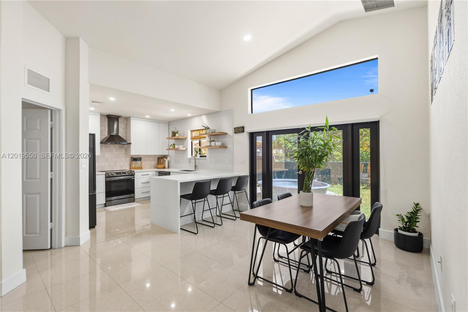 C B PALMS - Residential