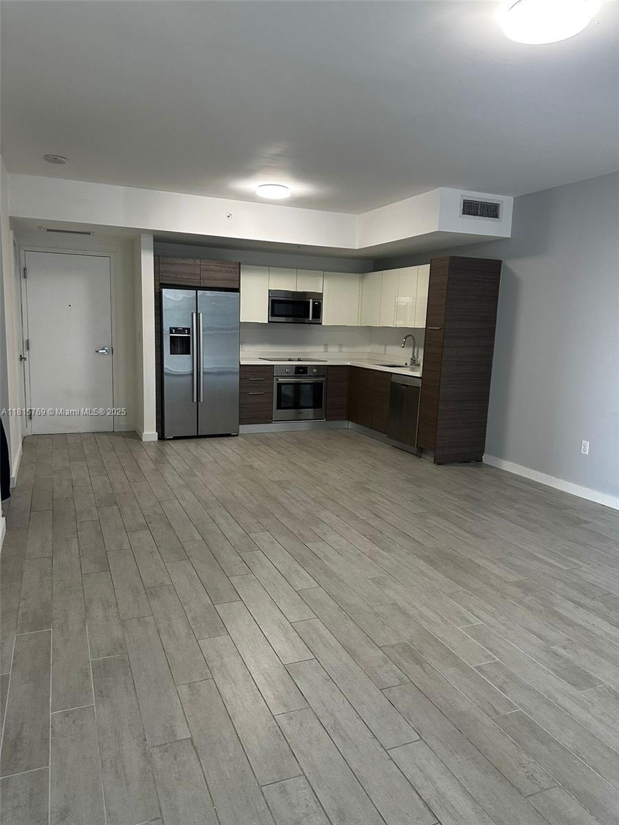 Gorgeous LARGE 1 bedroom and 1 bathroom apartment in PERFECT conditions, like brand new in the heart of Brickell area with a modern and functional design that maximizes space, RENT INCLUDED 1 assigned parking space and storage room, washer and dryer inside the unit. The building offer a variety of the luxury amenities, including pool, gym, child play area, BBQ area, and lobby attend 24/7. Close to restaurant, shop, public transportation, and other essential service. This unit is a perfect place to live in Brickell area. Property has lockbox please use showtime time.