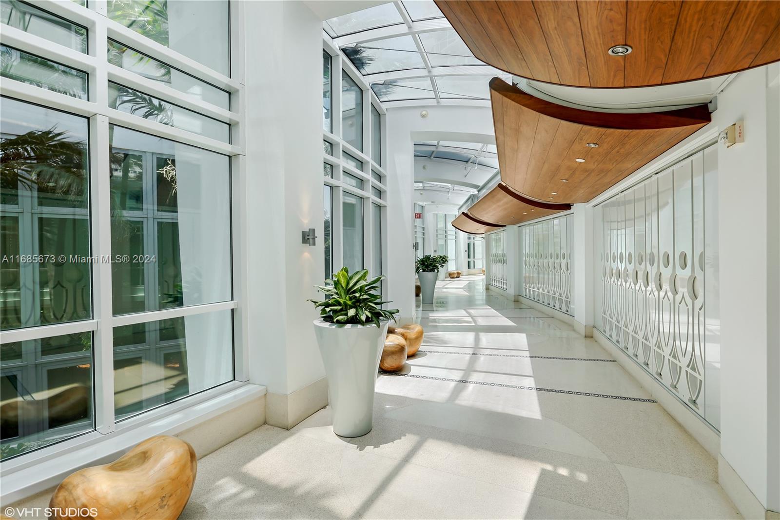 FONTAINEBLEAU III - Residential