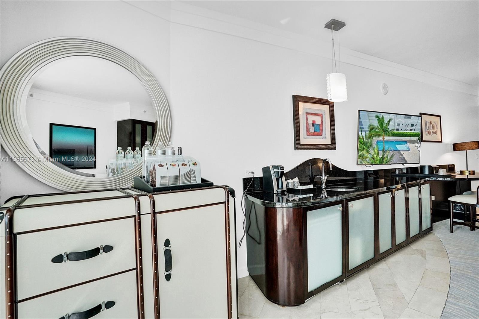 FONTAINEBLEAU III - Residential