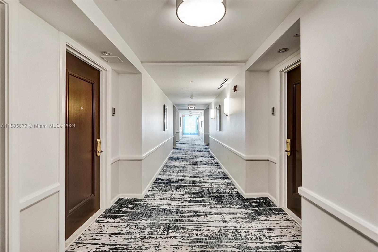FONTAINEBLEAU III - Residential