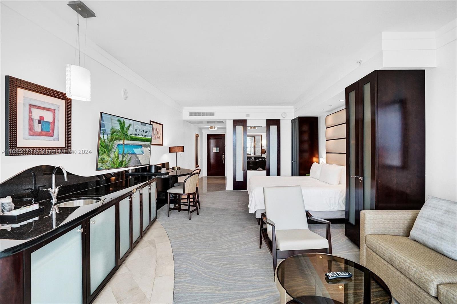 FONTAINEBLEAU III - Residential