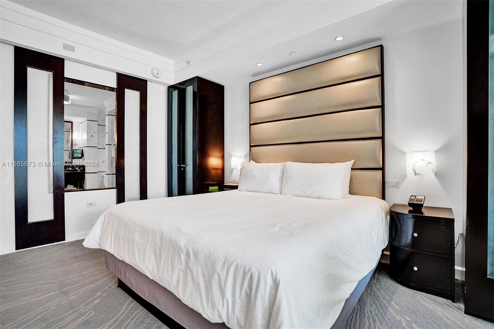 FONTAINEBLEAU III - Residential