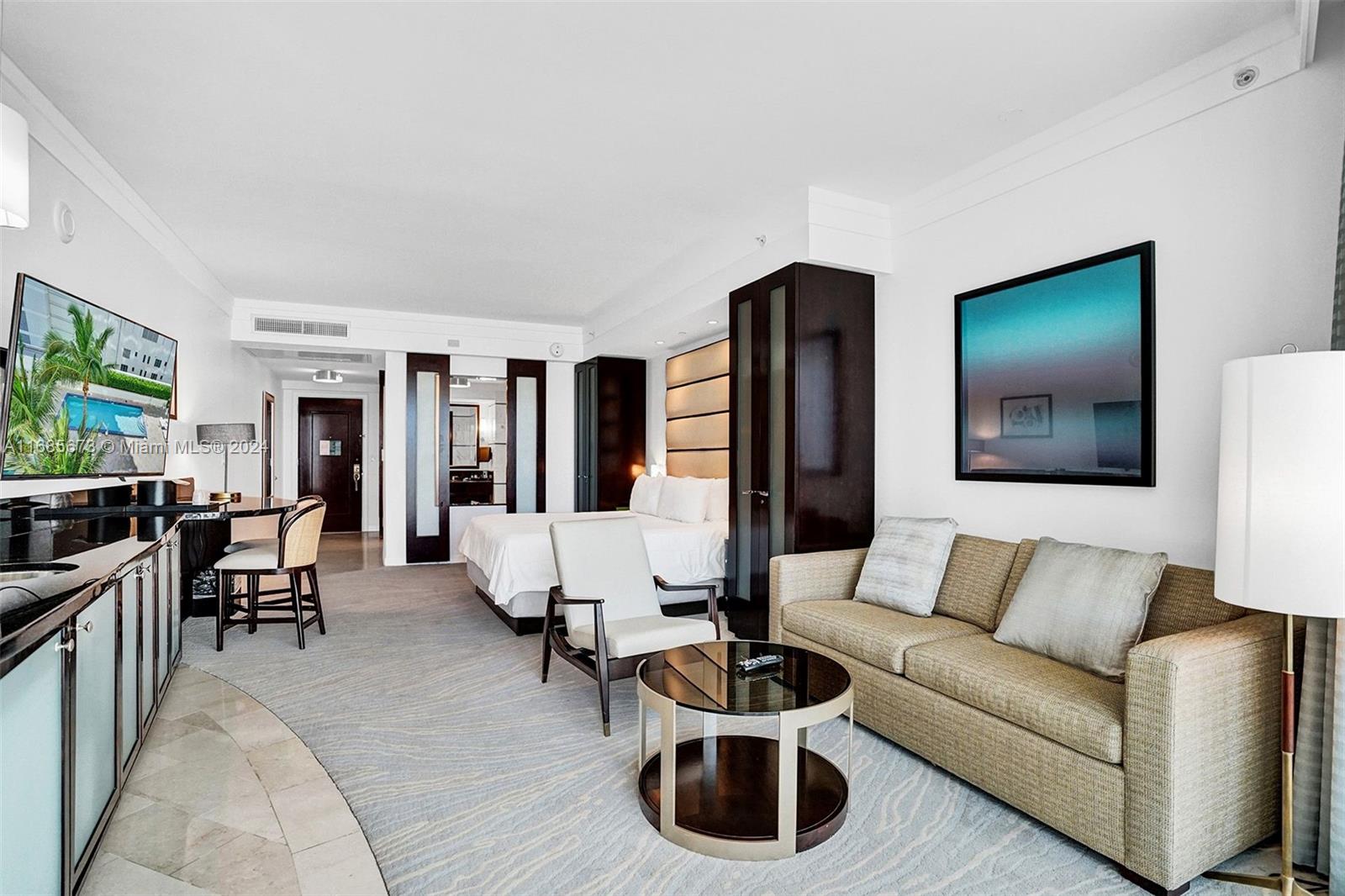 FONTAINEBLEAU III - Residential