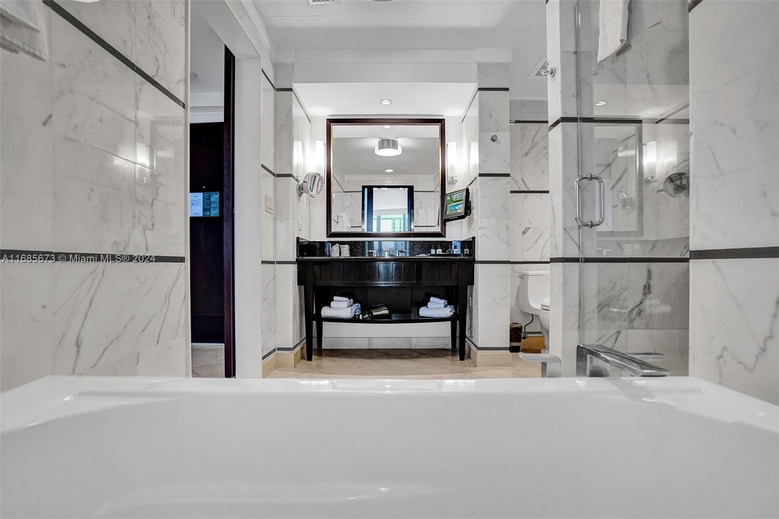 FONTAINEBLEAU III - Residential