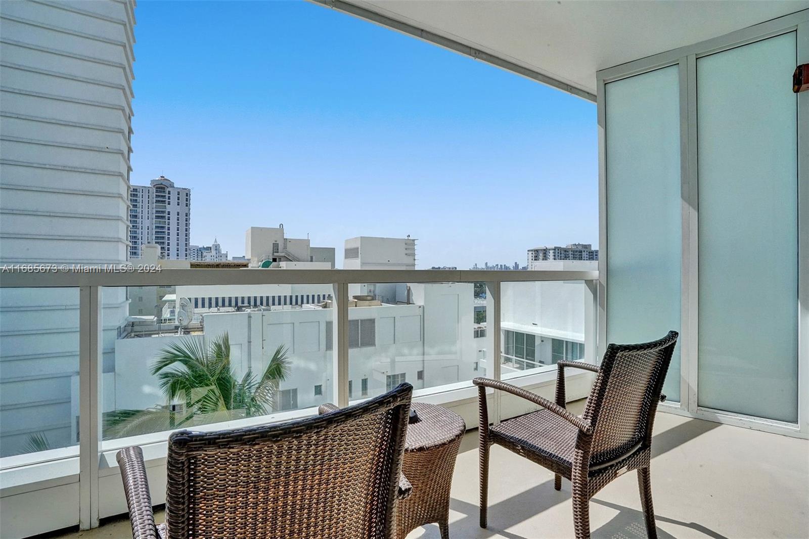 FONTAINEBLEAU III - Residential