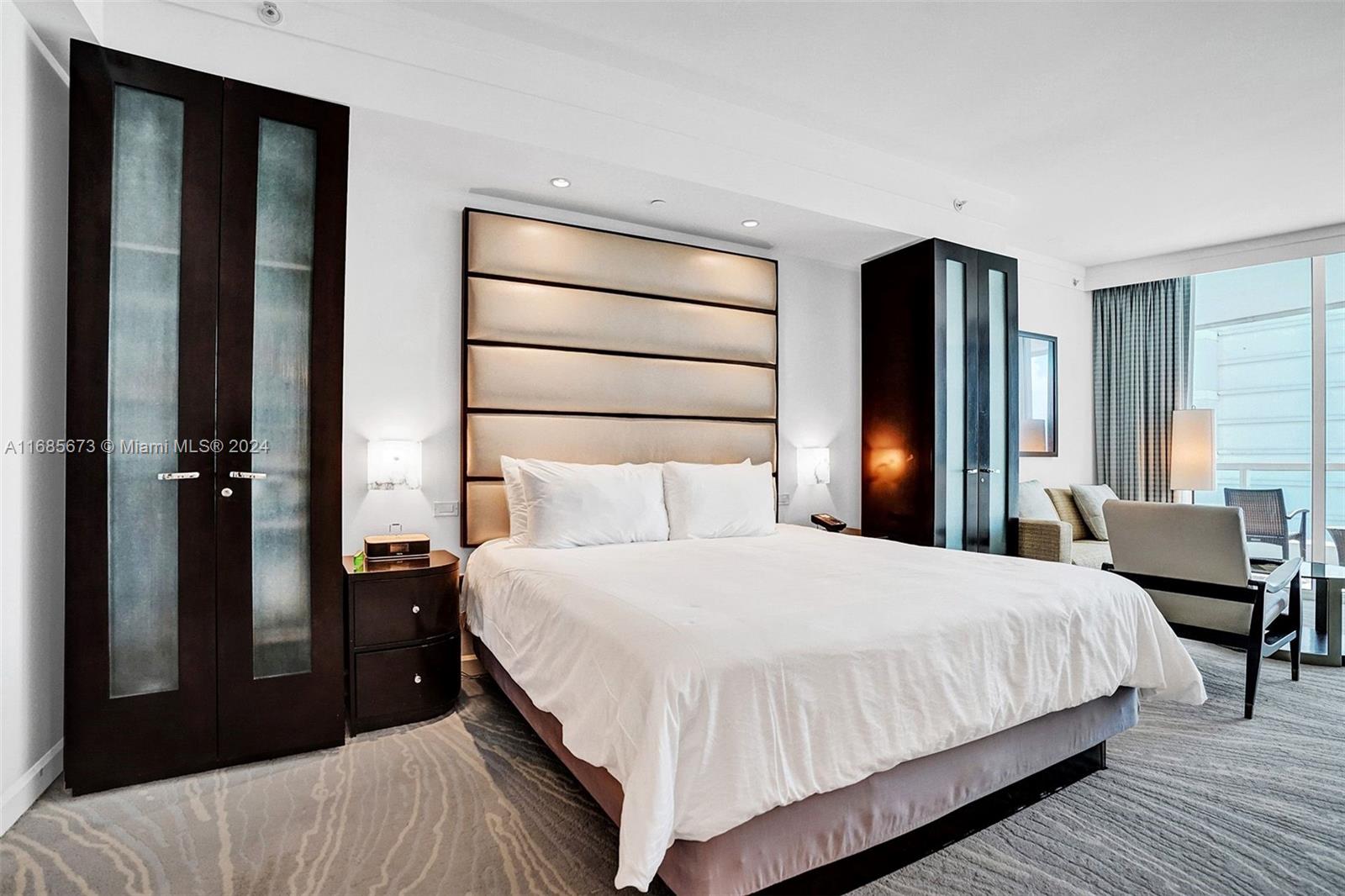 FONTAINEBLEAU III - Residential