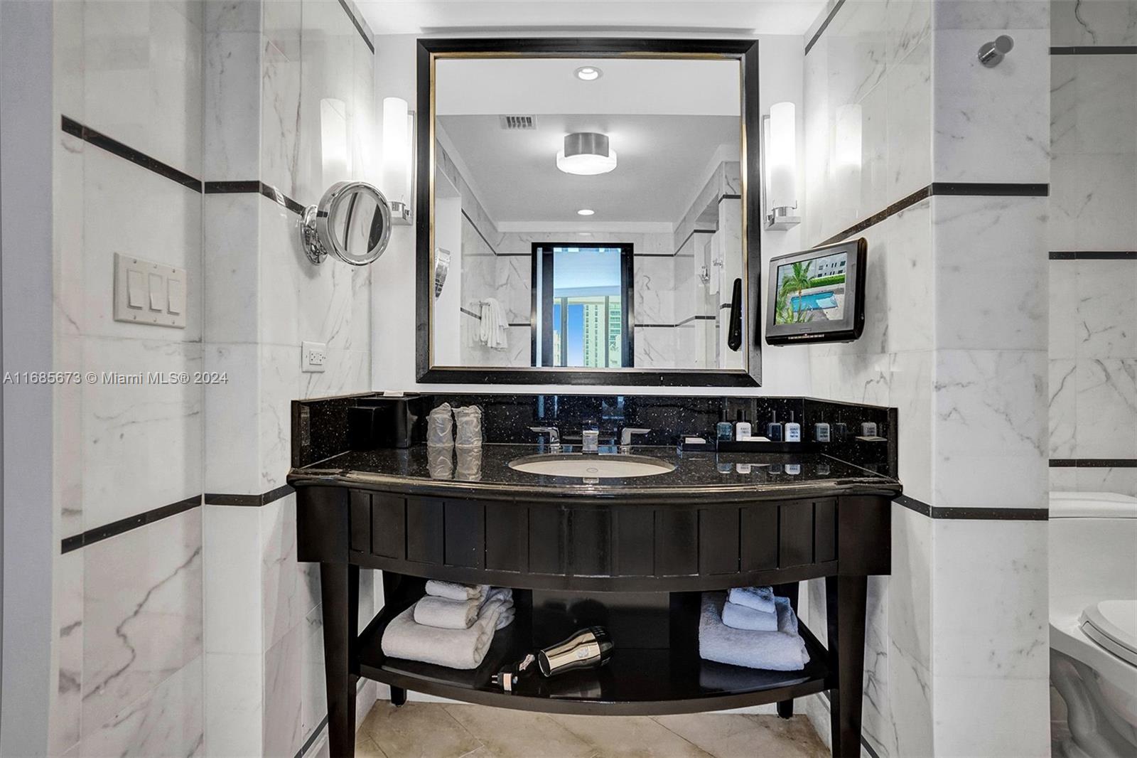 FONTAINEBLEAU III - Residential
