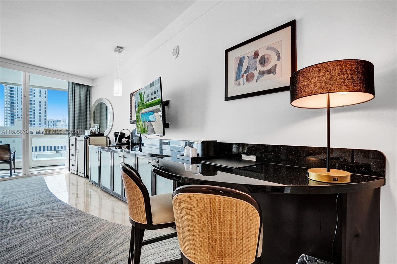 FONTAINEBLEAU III - Residential