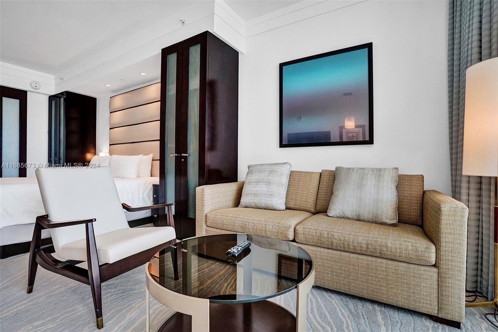 FONTAINEBLEAU III - Residential