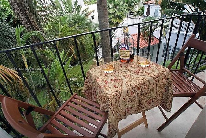 SOUTH BEACH BEST LOCATION WITH PRIVATE PARKING! WOW SOUTH BEACH INCREDIBLE LOCATION 9TH STREET ONLY 3 BLOCKS TO THE BEACH AND YOUR TOES ARE IN THE SAND! FLAMINGO PARK ONLY FOUR BLOCKS AWAY! FREE PRIVATE COVERED PARKING SPACE IN PRIVATE GATED COMMUNITY! LAUNDRY ON PREMISE! SMALL VERANDA OVERLOOKING LUSH TROPICAL COURTYARD...PERFECT FOR QUIET MORNING COFFEE OR DINNER WITH A FRIEND! THIS APARTMENT FEATURES A MURPHY BED WHICH FOLDS UP INTO A CABINET...GREAT SPACE SAVER FOR SMALLER APARTMENTS. TWO CLOSETS MEANS TONS OF STORAGE SPACE! EASY TO SHOW!