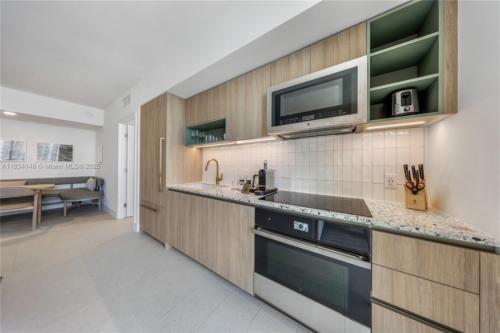 View photos, virtual tours, details... 159 NE 6 2402