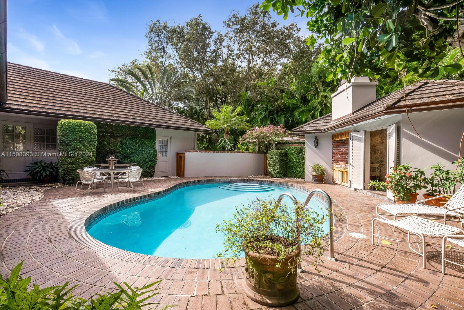 BRUNO ESTATES - Residential