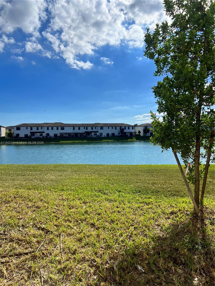 ENCLAVE SOUTH PHASE 2 - Residential Lease