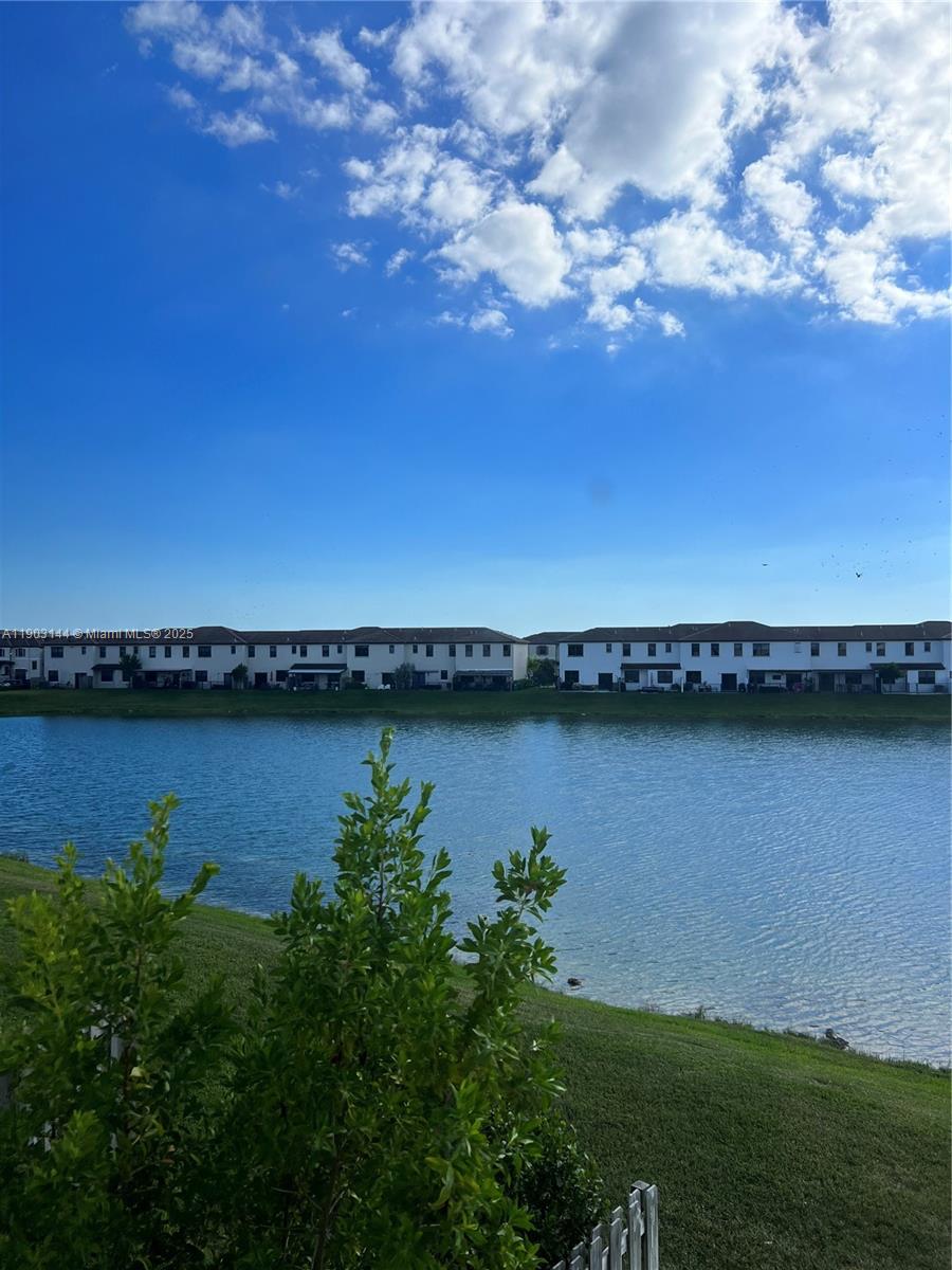 ENCLAVE SOUTH PHASE 2 - Residential Lease