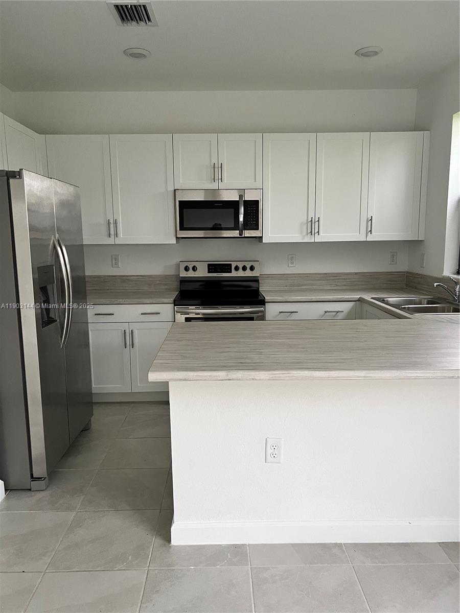 ENCLAVE SOUTH PHASE 2 - Residential Lease