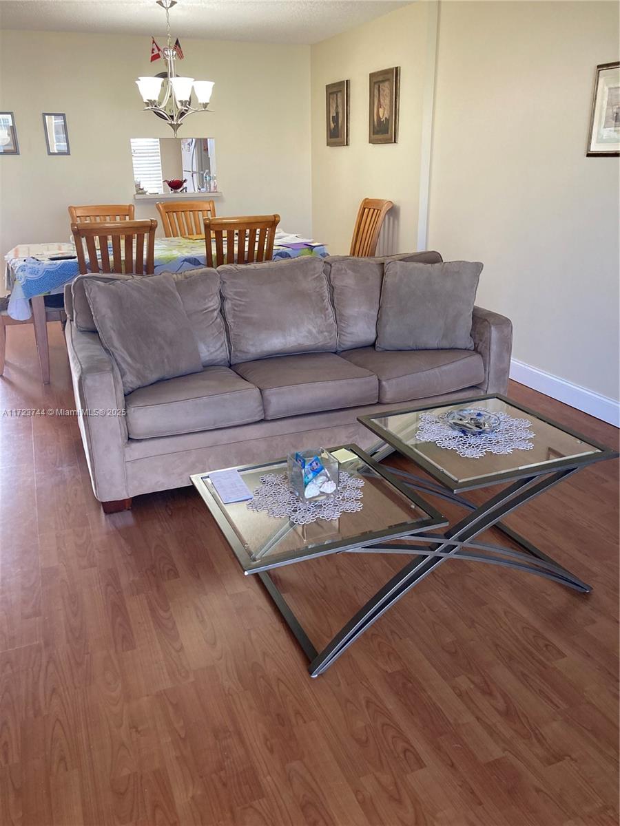 MEADOWBROOK LAKES VIEW CO - Residential