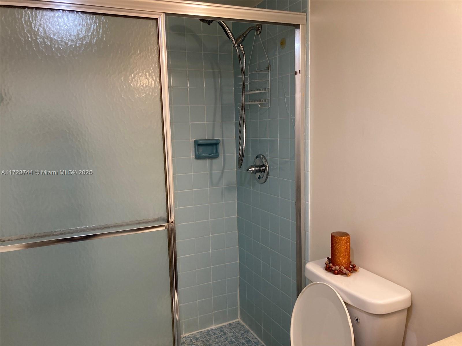 MEADOWBROOK LAKES VIEW CO - Residential
