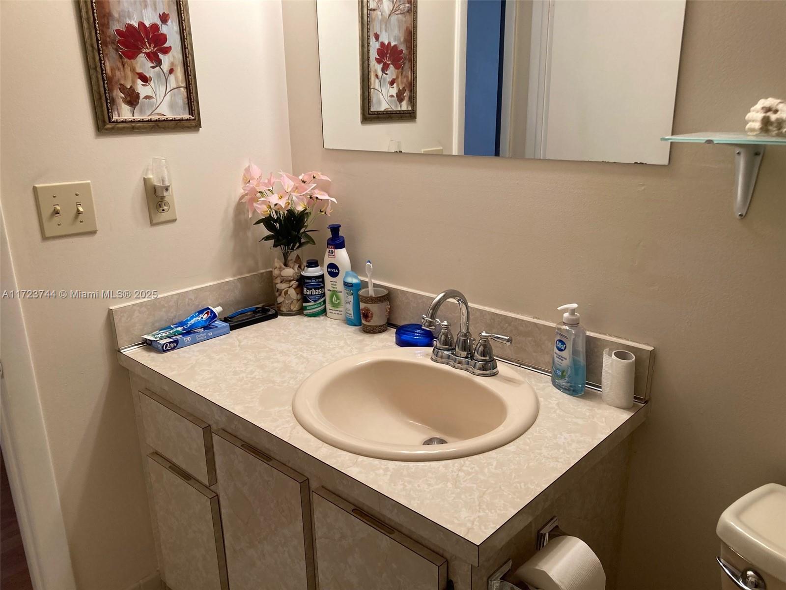 MEADOWBROOK LAKES VIEW CO - Residential