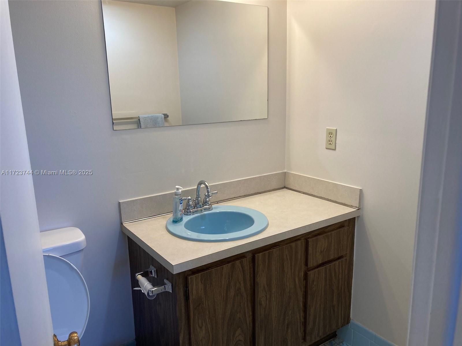 MEADOWBROOK LAKES VIEW CO - Residential