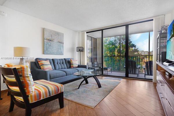 JUPITER OCEAN AND RACQUET - Residential Lease