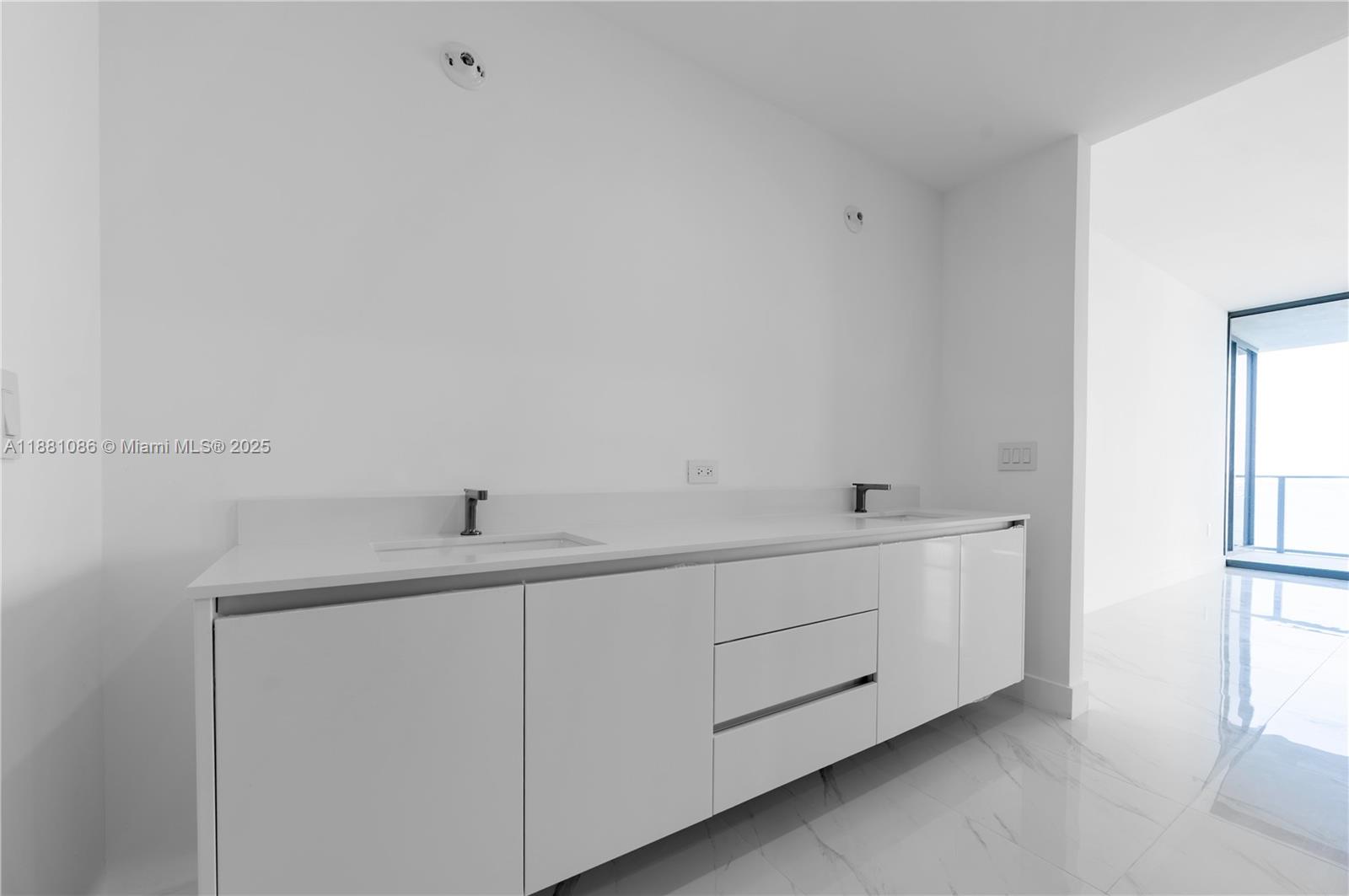 ARIA RESERVE - Residential Lease