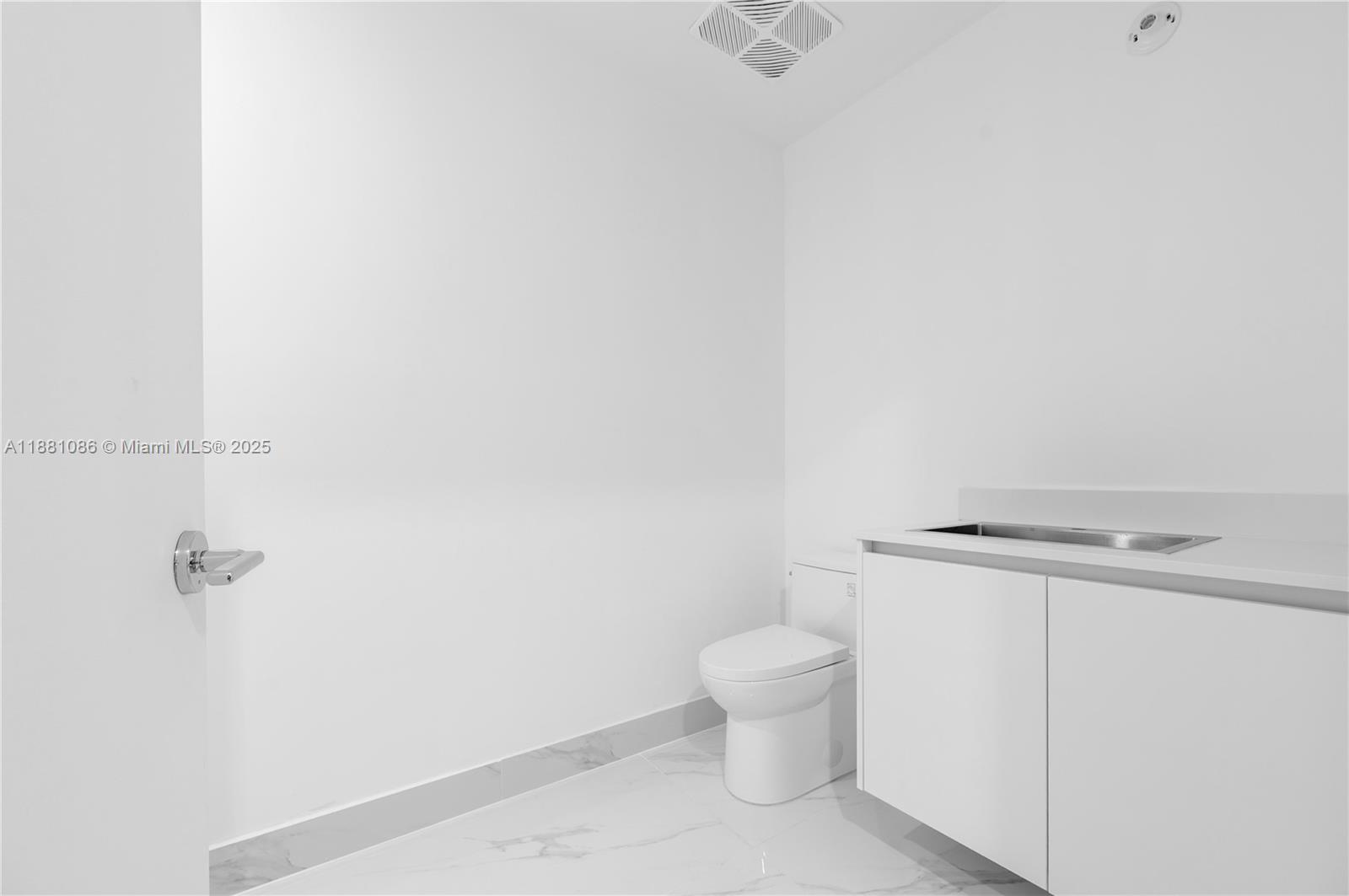 ARIA RESERVE - Residential Lease