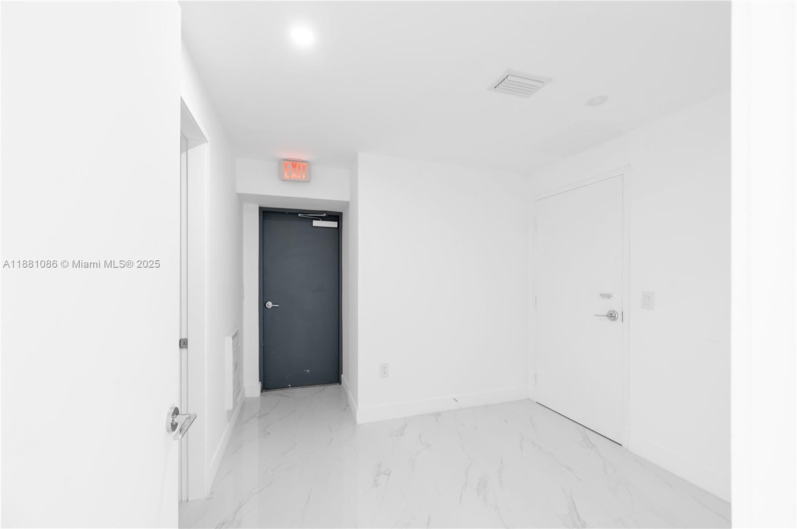 ARIA RESERVE - Residential Lease