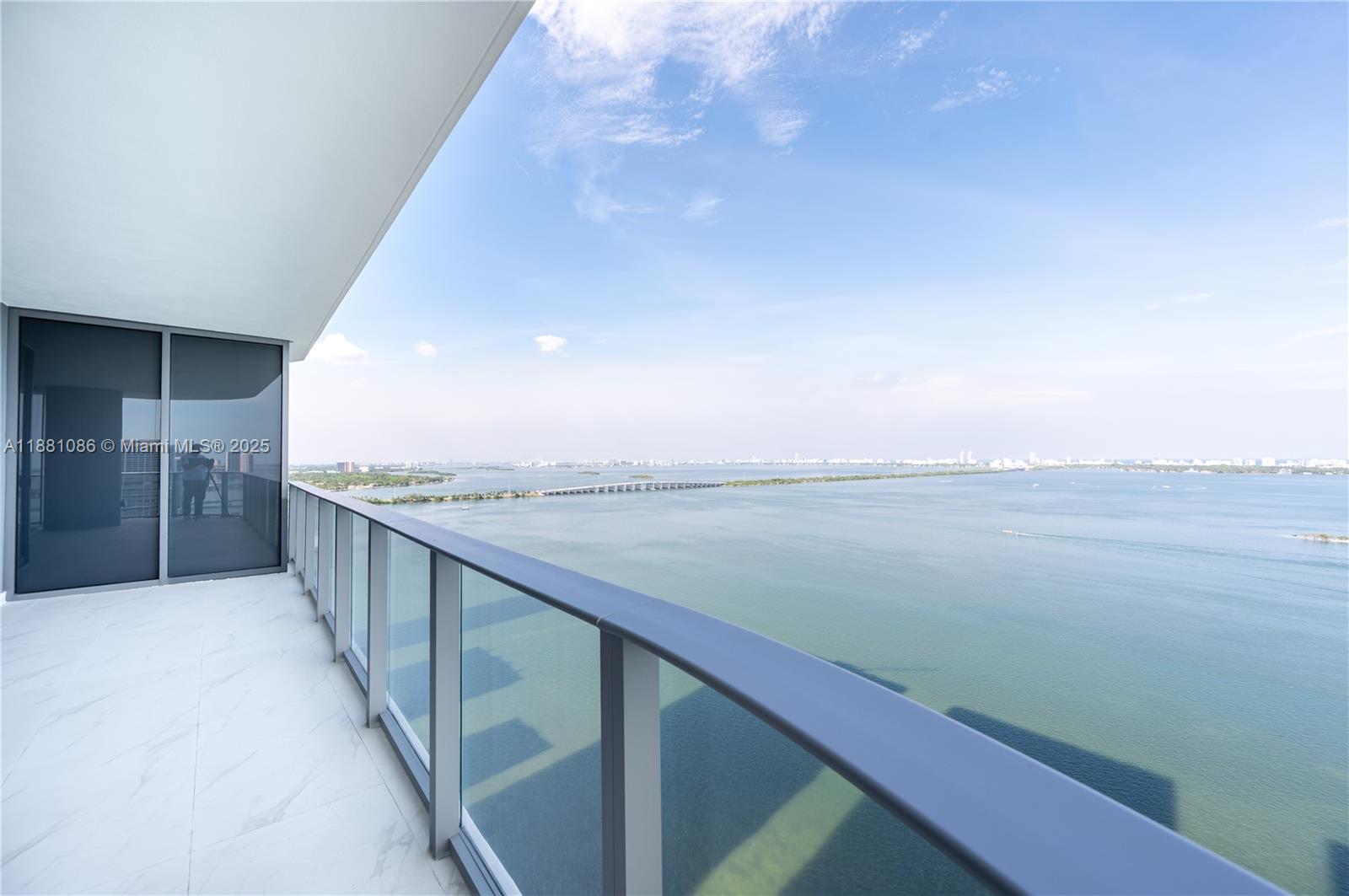 ARIA RESERVE - Residential Lease