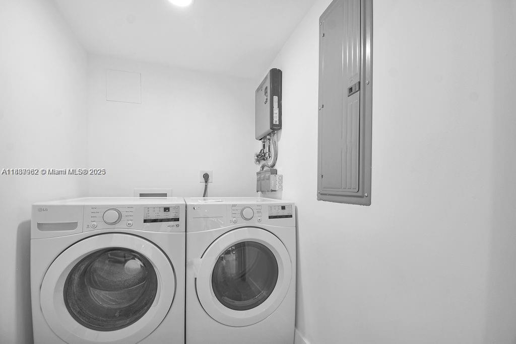 LUDLAM-GROVES - Residential