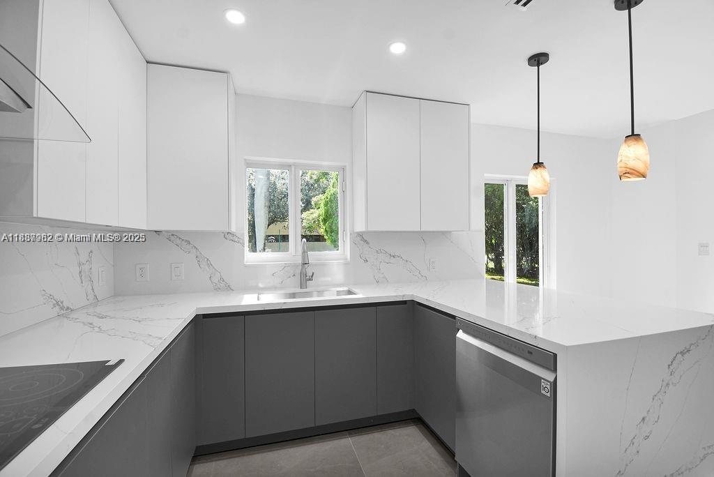 LUDLAM-GROVES - Residential