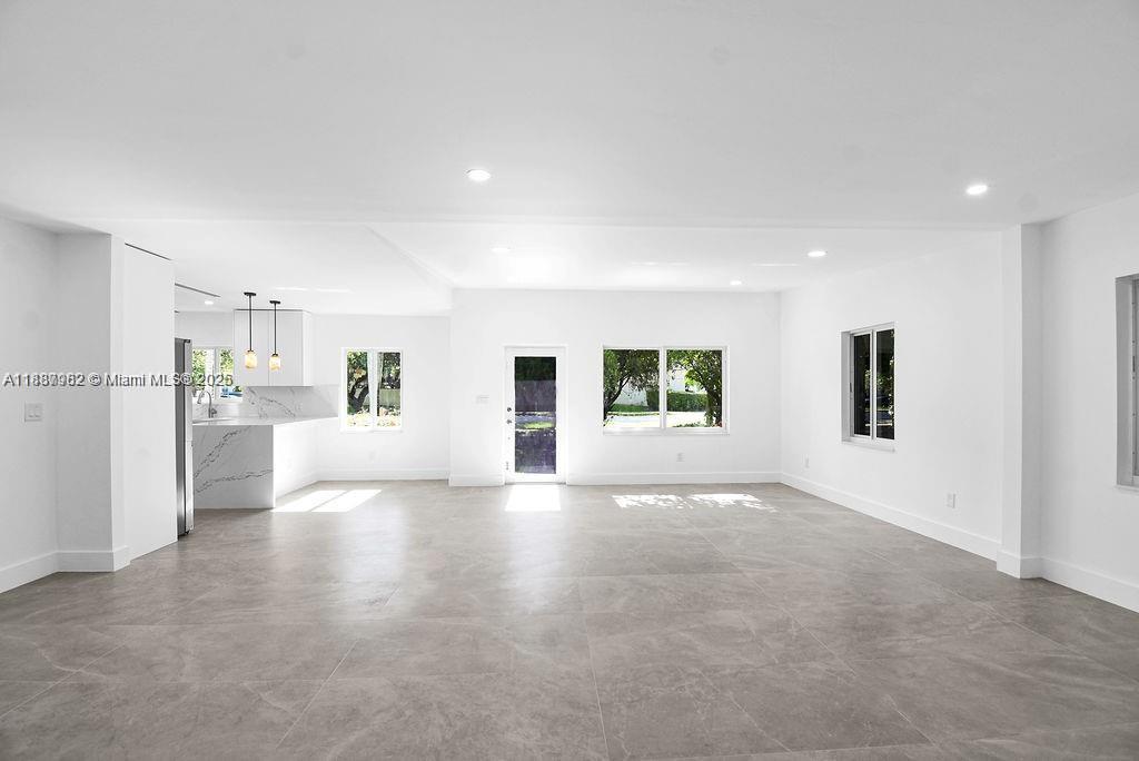 LUDLAM-GROVES - Residential