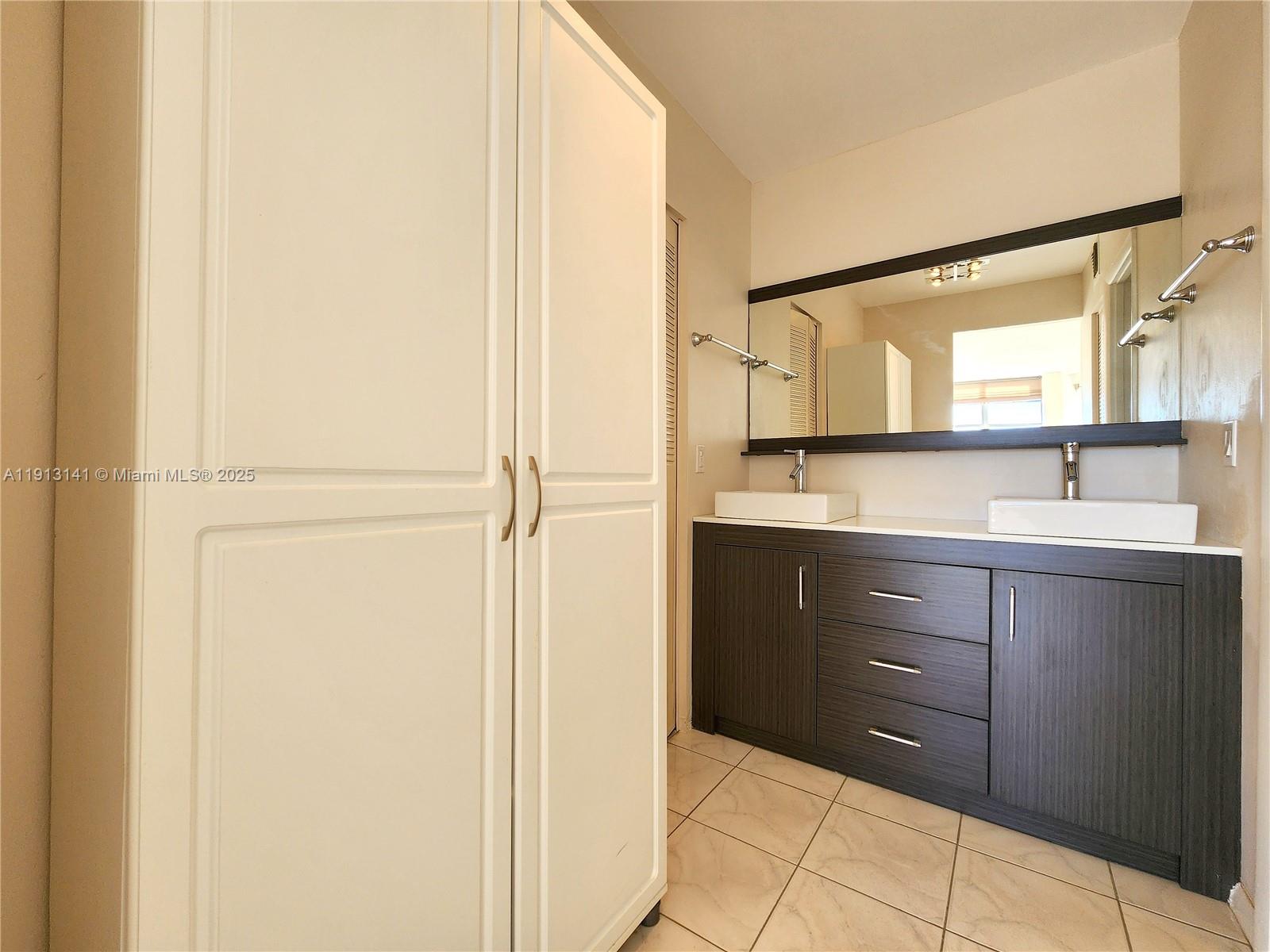 CRESTVIEW TOWERS CONDO - Residential