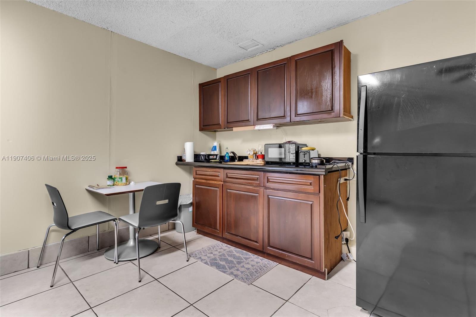 MEADOW WOOD MANOR SEC 10 - Residential