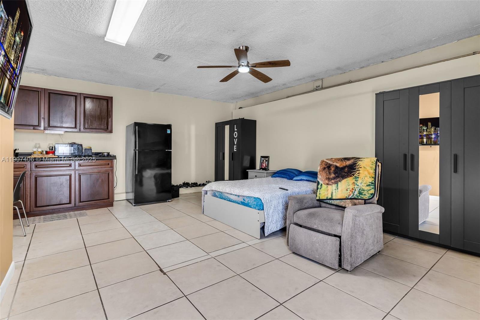 MEADOW WOOD MANOR SEC 10 - Residential