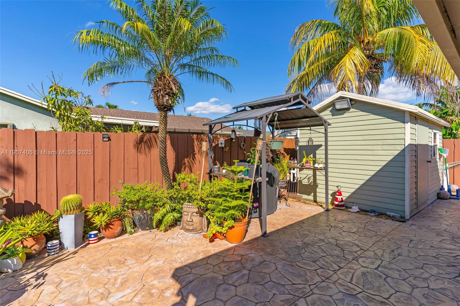 MEADOW WOOD MANOR SEC 10 - Residential