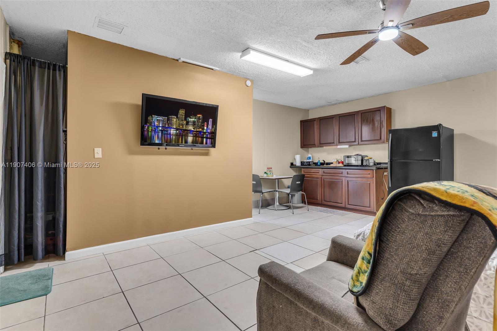 MEADOW WOOD MANOR SEC 10 - Residential