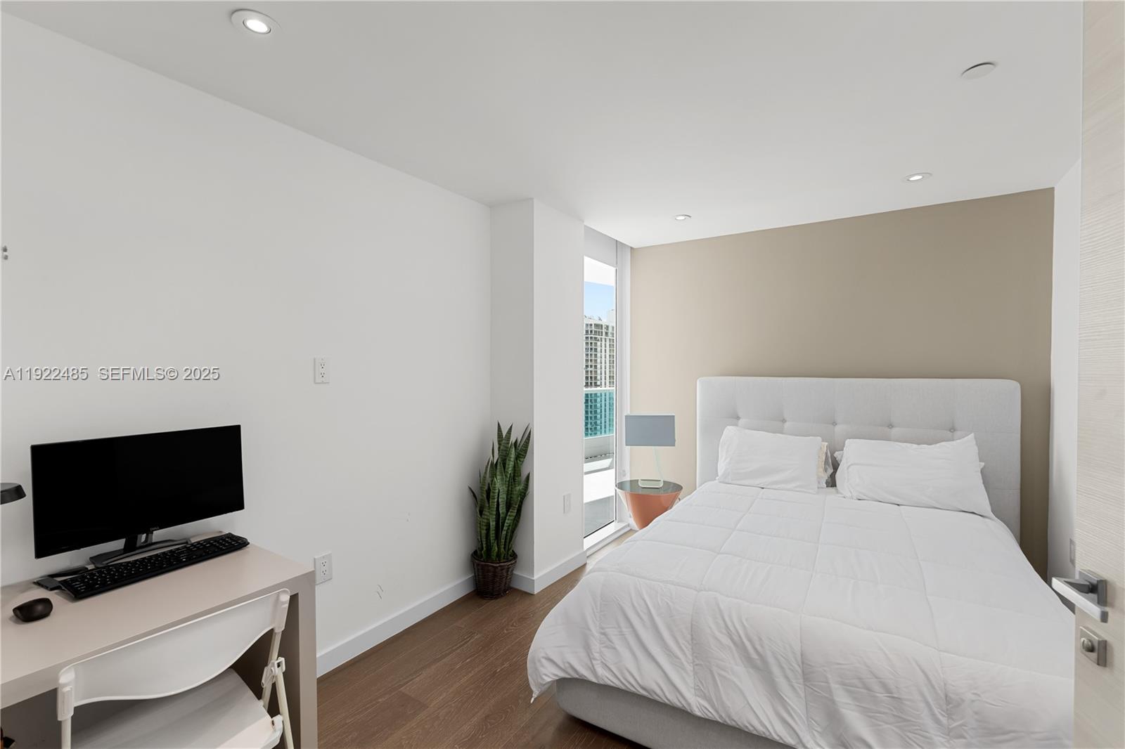 TOWERS OF PORTO VITA-SOUT - Residential