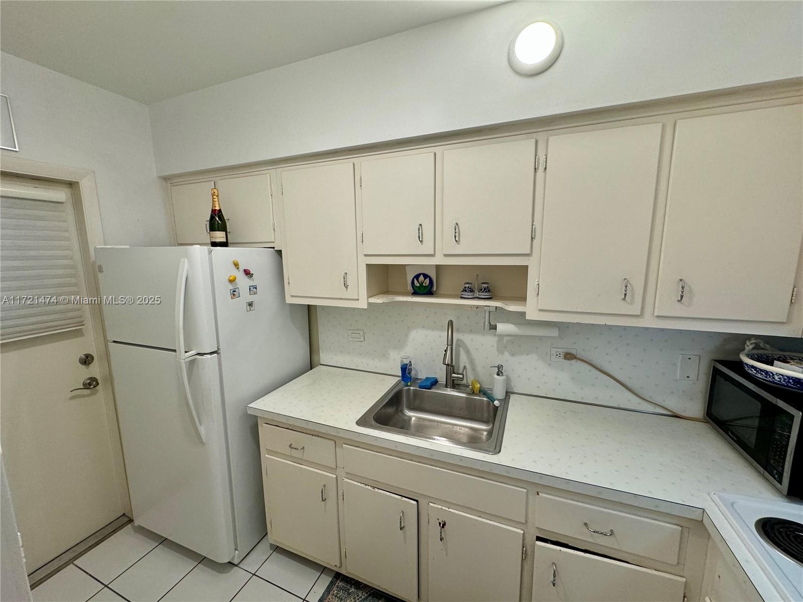 SANTONA CONDO - Residential