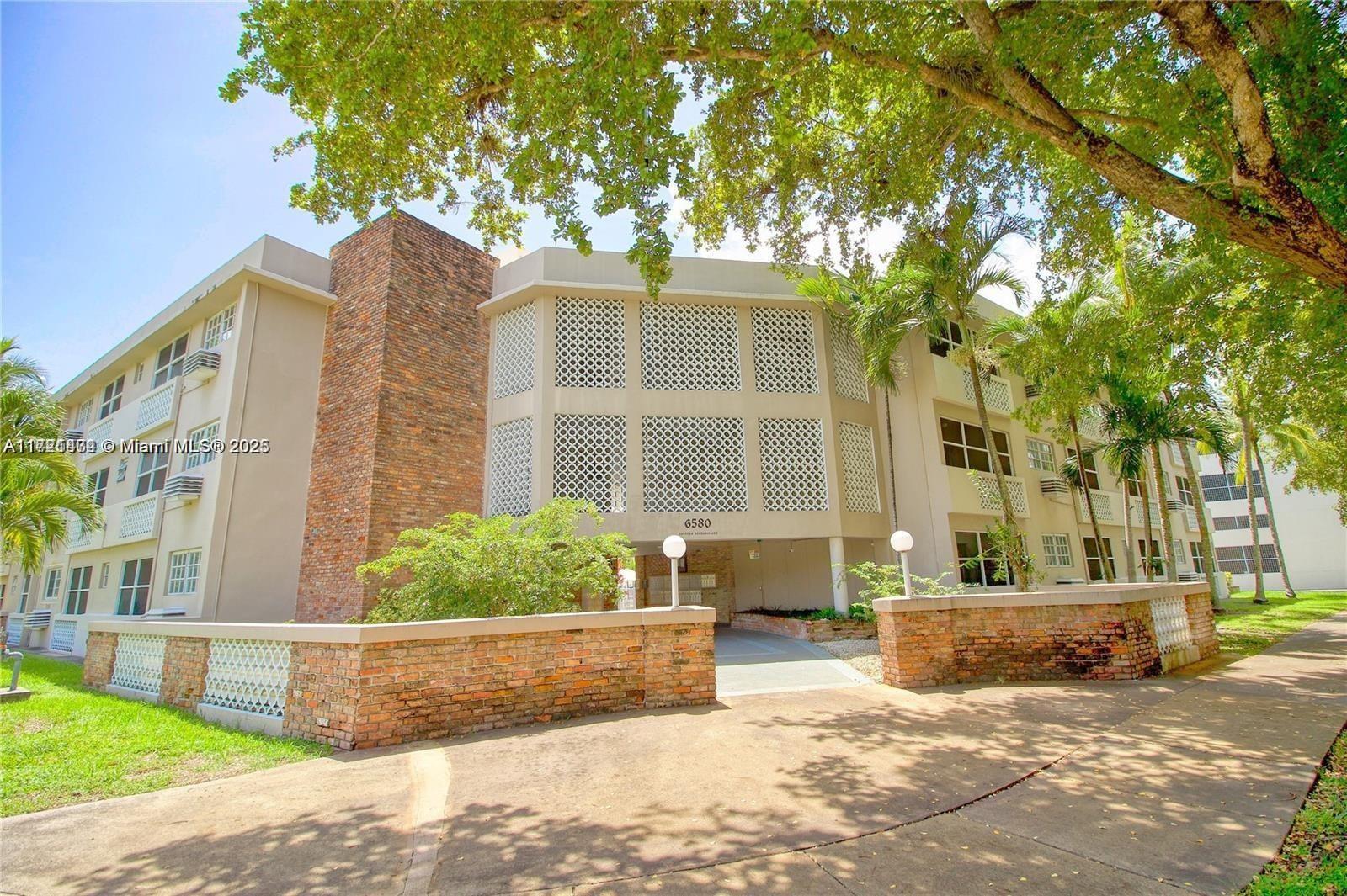 SANTONA CONDO - Residential
