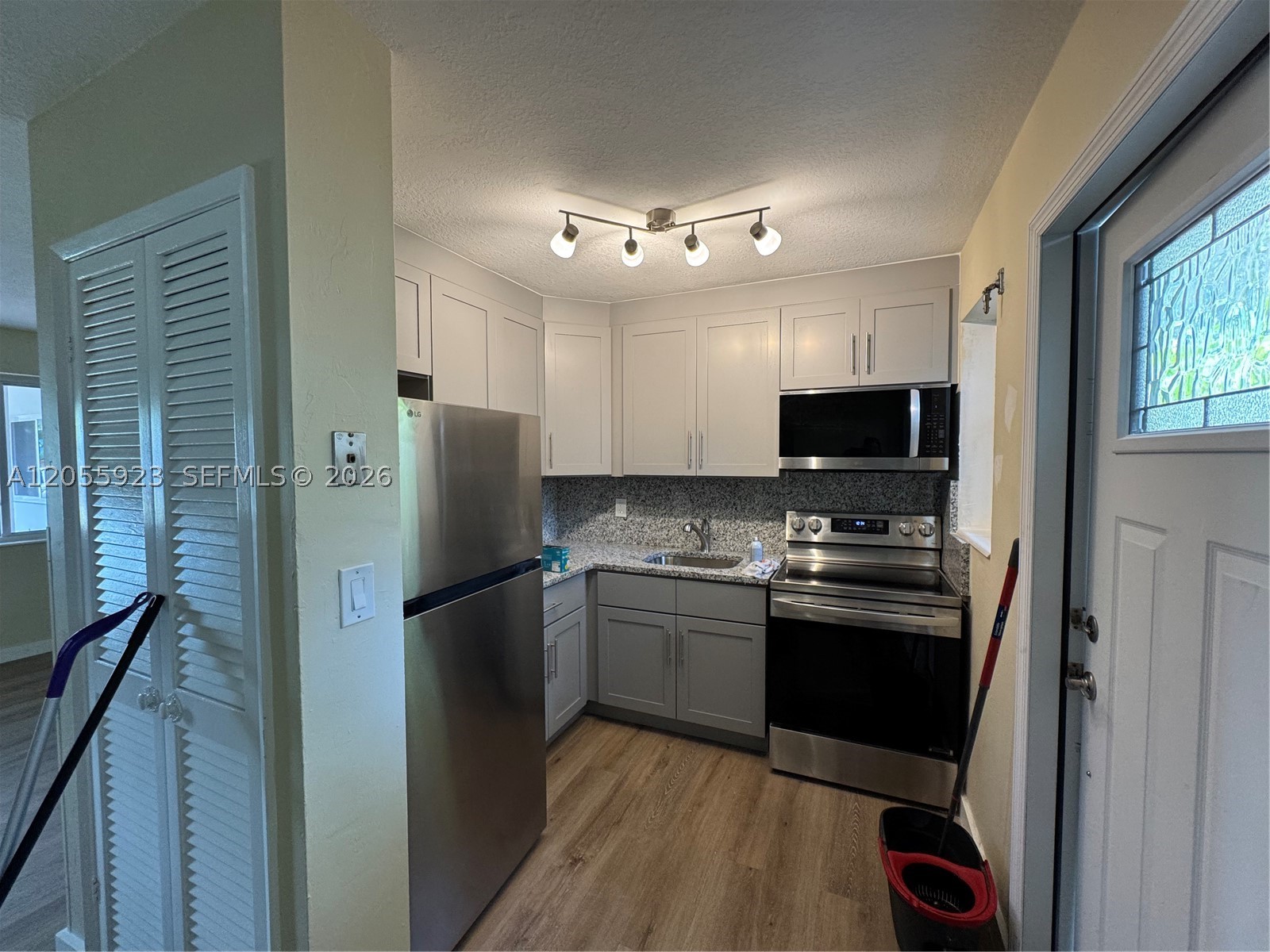 707 S 19th Ave 1