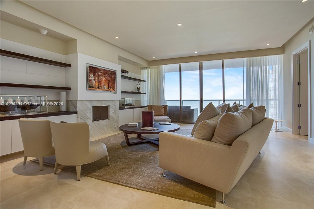 9705 Collins Ave 903N