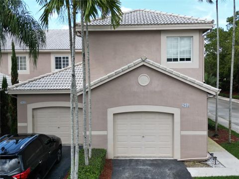 Photo of 2045 Pompeii Ct #2045, Weston, FL 33327 (MLS # A11752842) Photo of 2045 Pompeii Ct #2045, Weston, FL 33327 (MLS # A11752842)