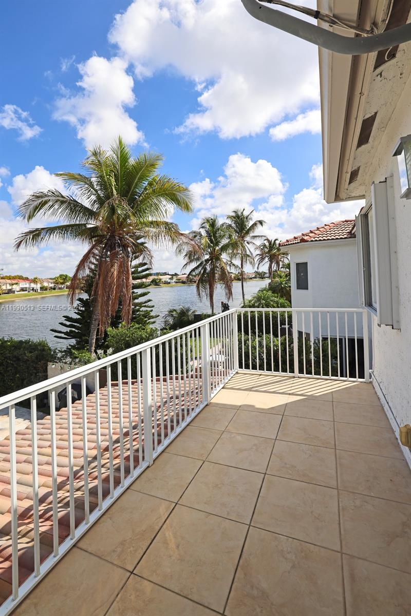 DORAL ISLES CATALINA - Residential