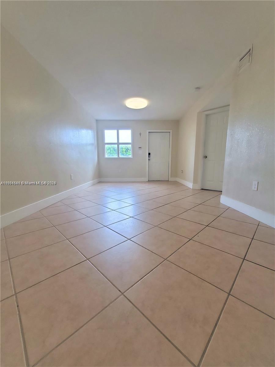 VISTA ALEGRE TOWNHOMES VI - Residential Lease