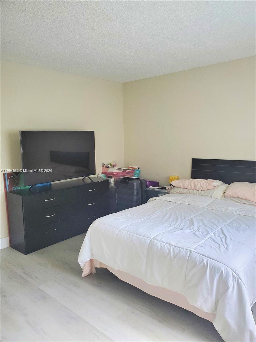 VISTA ALEGRE TOWNHOMES VI - Residential Lease