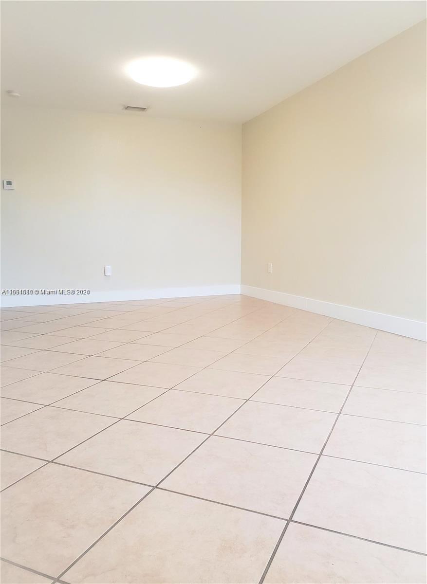 VISTA ALEGRE TOWNHOMES VI - Residential Lease