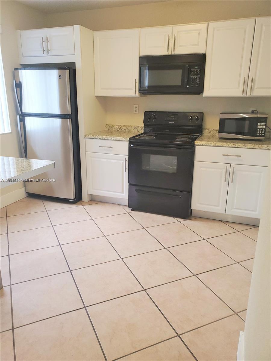 VISTA ALEGRE TOWNHOMES VI - Residential Lease