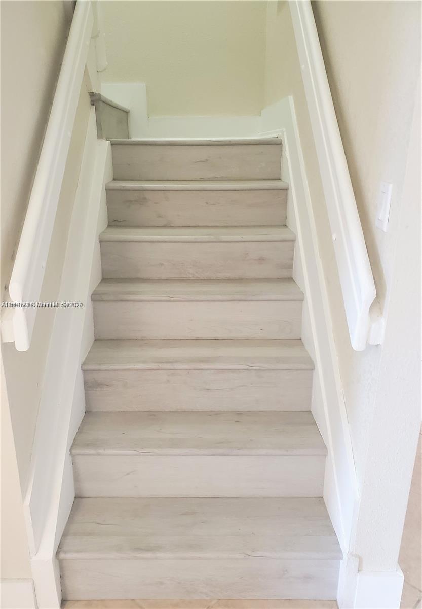 VISTA ALEGRE TOWNHOMES VI - Residential Lease