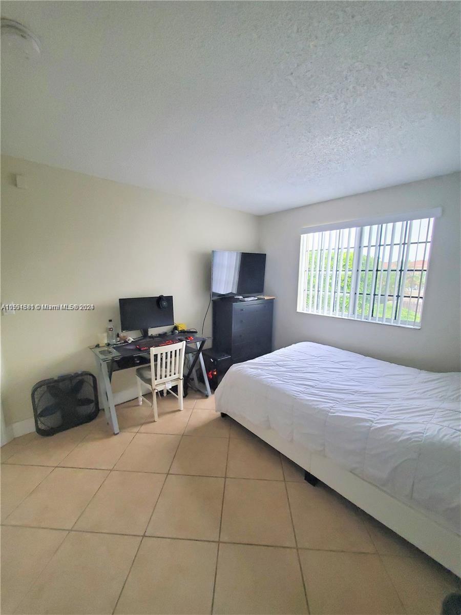 VISTA ALEGRE TOWNHOMES VI - Residential Lease
